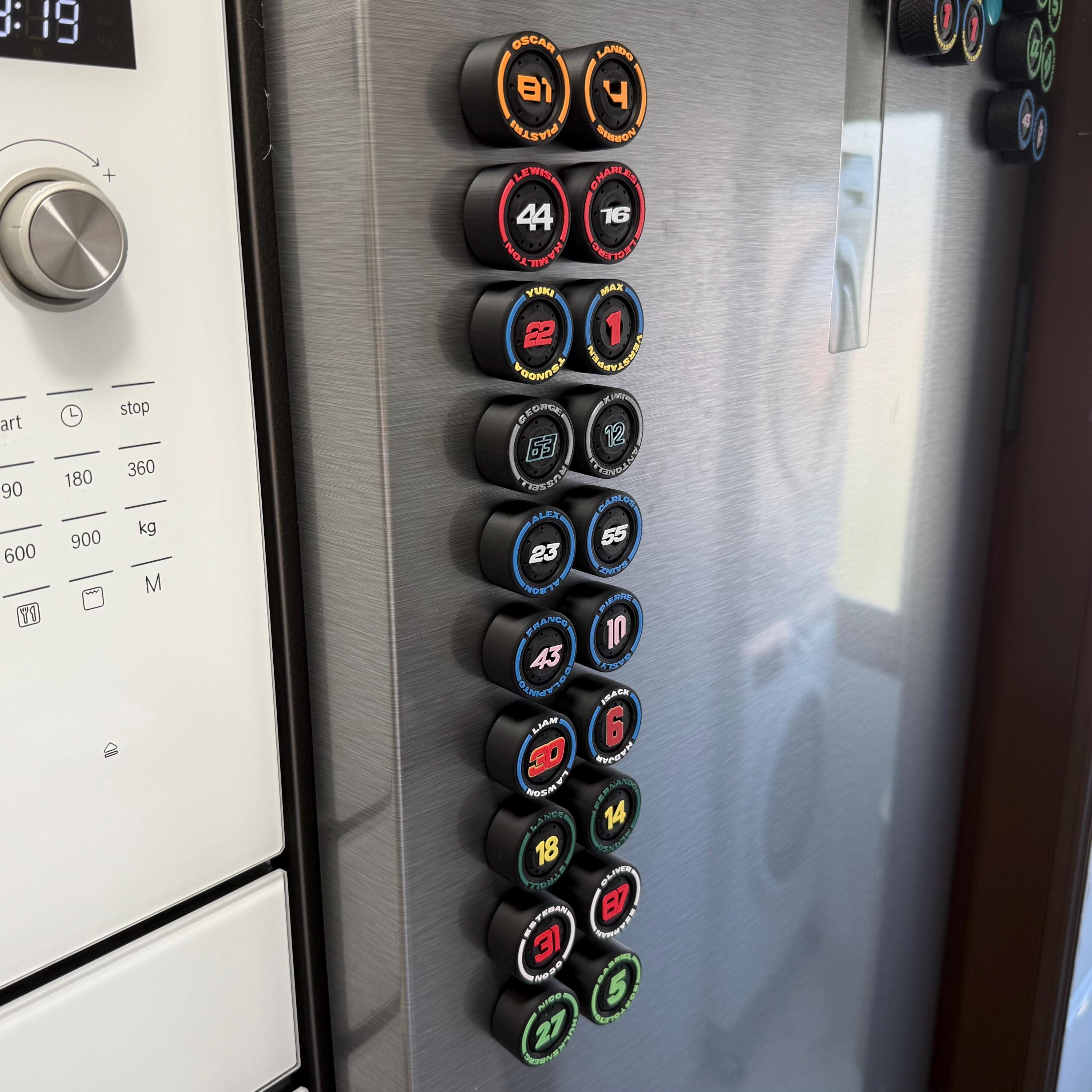 F1 2025 Full Grid Tire Magnet Set – All 20 Drivers Slick Compound with Race Numbers Formula 1 Gift for Motorsport Fans and Collectors